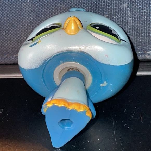 Littlest Pet Shop LPS 821 Blue Penguin with Green Eyes - Picture 9 of 9